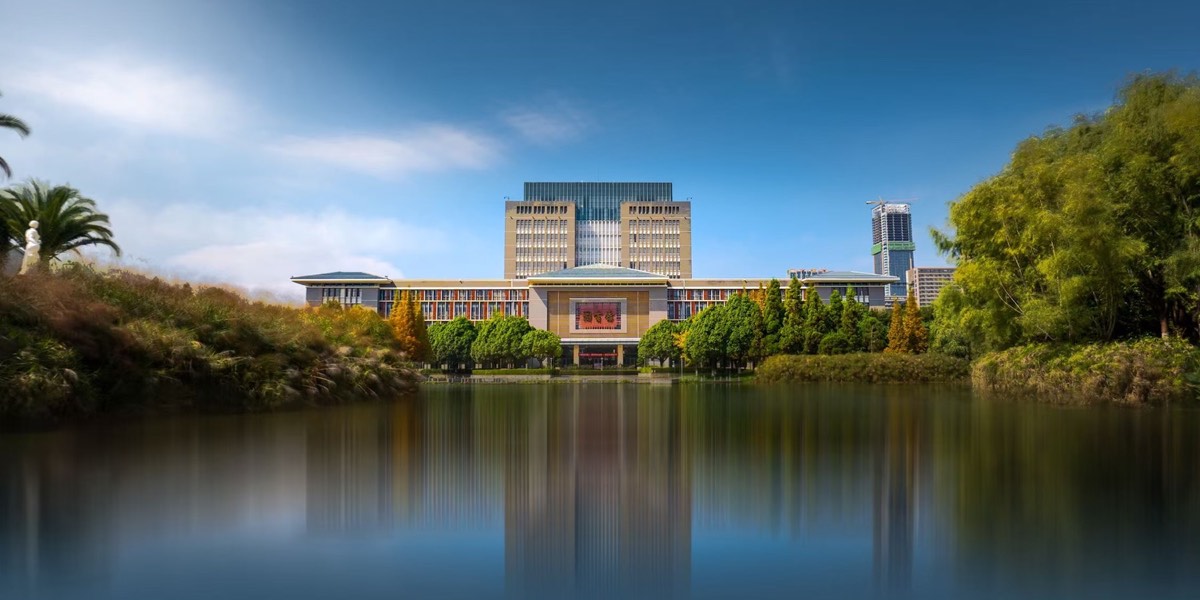 官方校园实景 1