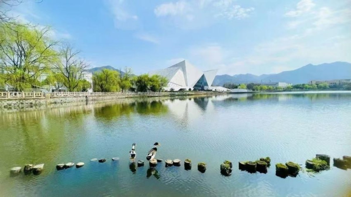 官方校园实景 3